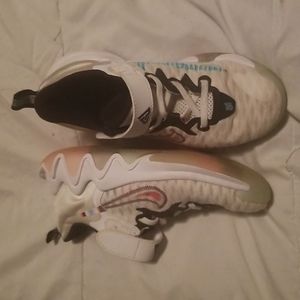 Nike size 1.5Y Girls